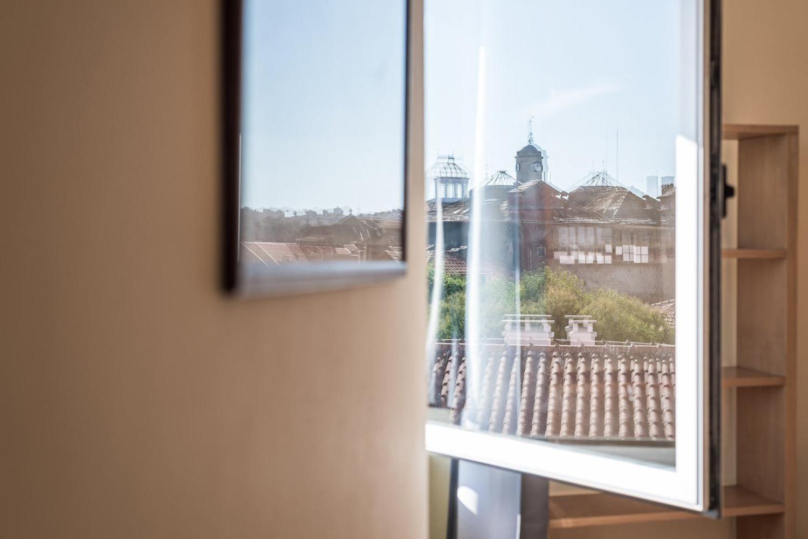 Guestready - Minimalistic Studio Downtown Porto Bagian luar foto