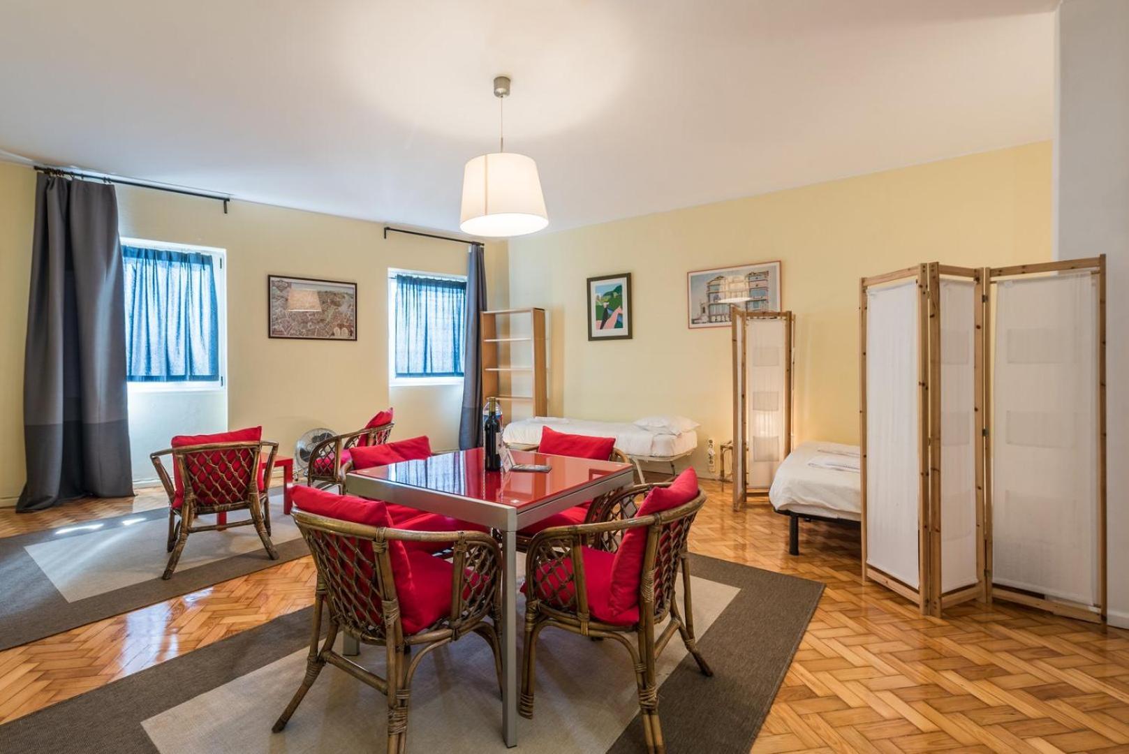 Guestready - Minimalistic Studio Downtown Porto Bagian luar foto