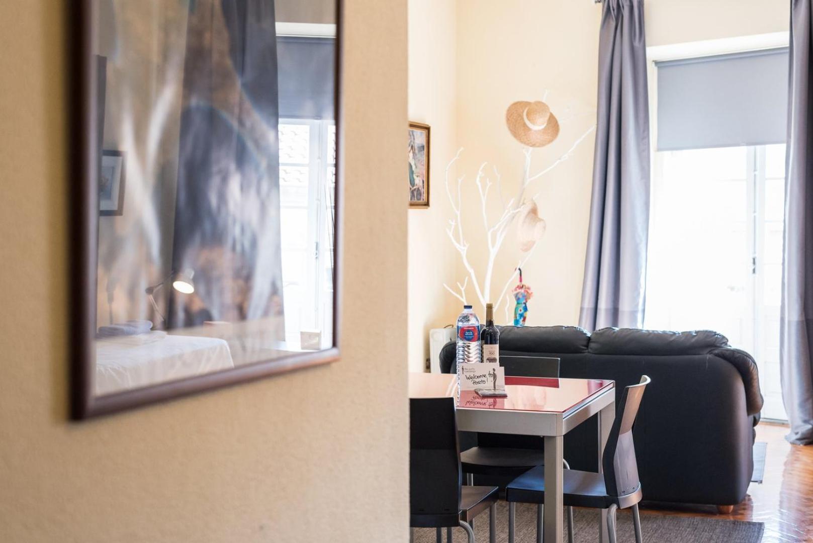 Guestready - Minimalistic Studio Downtown Porto Bagian luar foto